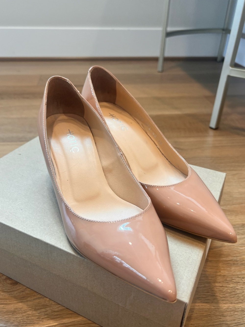 Hotic Women's Patent Leather Block Heel Pumps in Nude size 38 - Picture 2 of 5